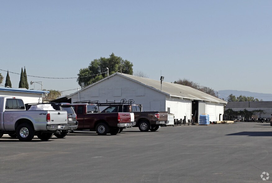 More Photos Of 1315-1317 N Santiago St, Santa Ana Service For Lease