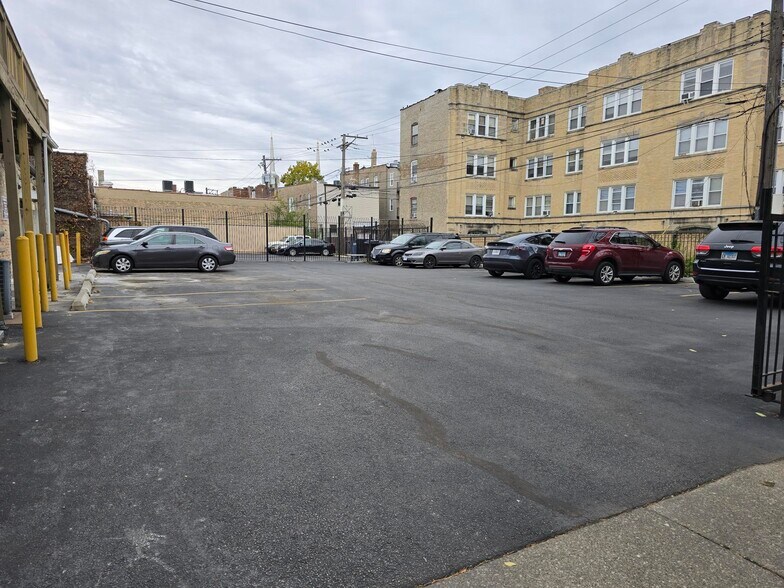 More Photos Of 3034-3040 W Montrose Ave, Chicago Multifamily For Sale