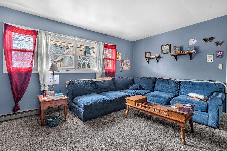 More Photos Of 100 E Market St, Piper City Apartments For Sale