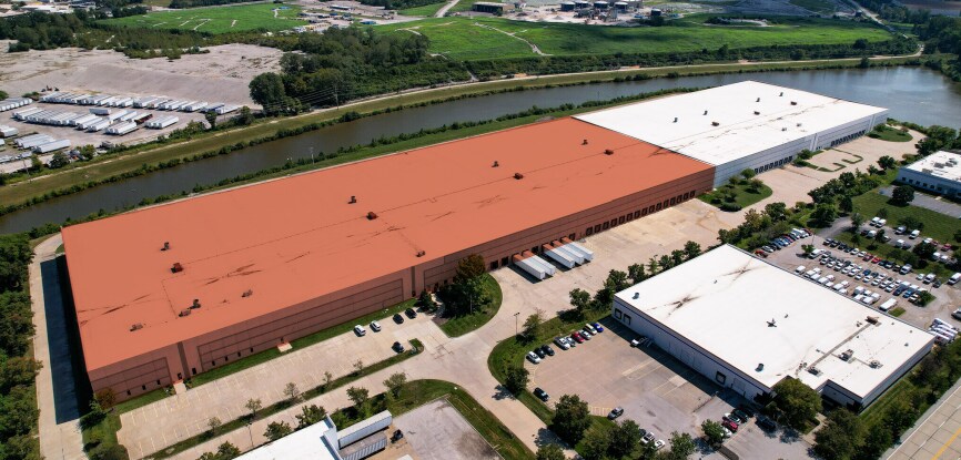 More Photos Of 13330 Lakefront Dr, Earth City Distribution For Lease