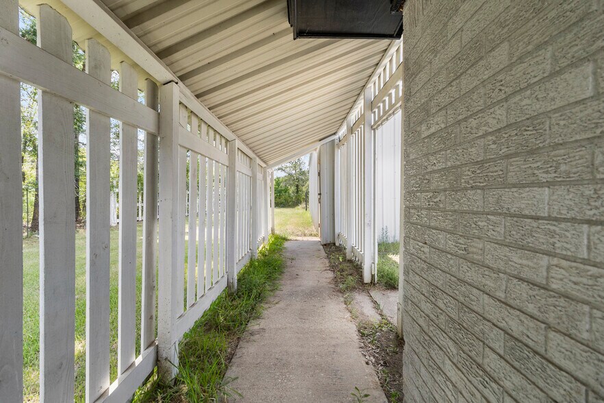 More Photos Of 13040 Highway 105 E, Conroe Industrial For Sale