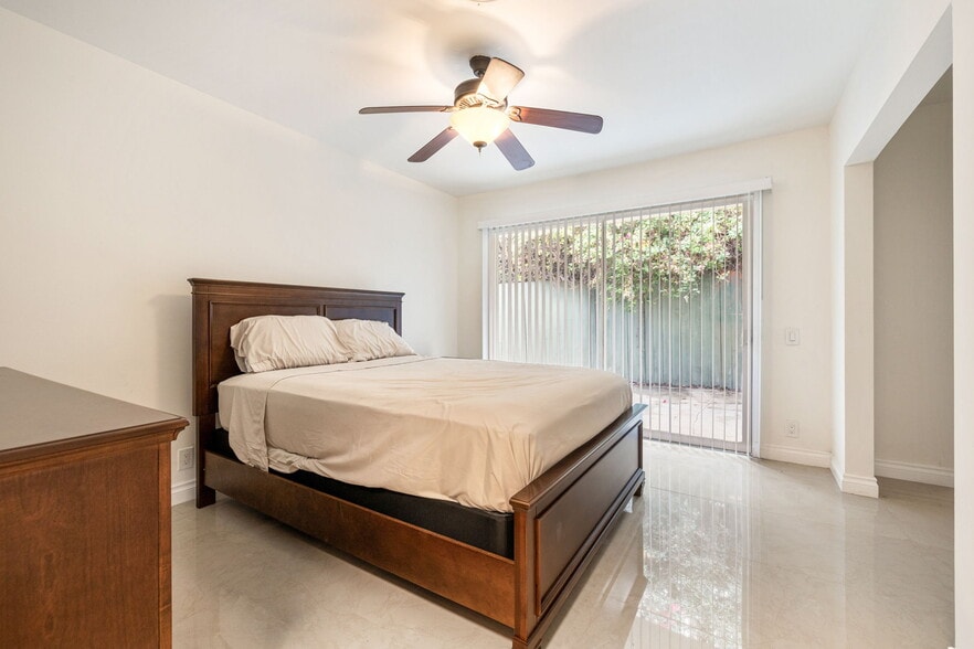 More Photos Of 1425 S Via Soledad, Palm Springs Apartments For Sale