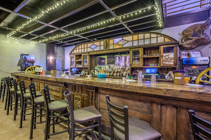 More Photos Of 523 Walnut St, Columbus Storefront Retail Office For Sale