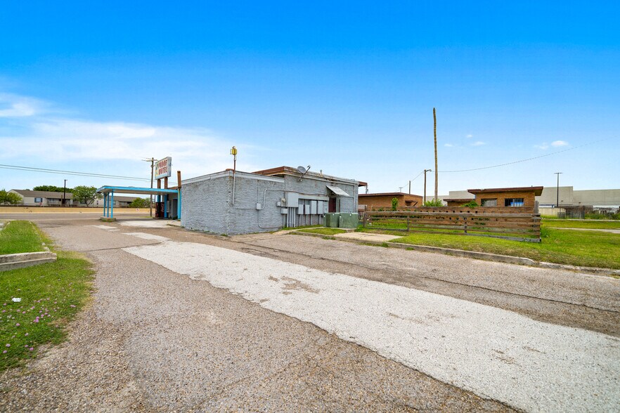 More Photos Of 9401 S Padre Island Dr, Corpus Christi Hotel For Sale