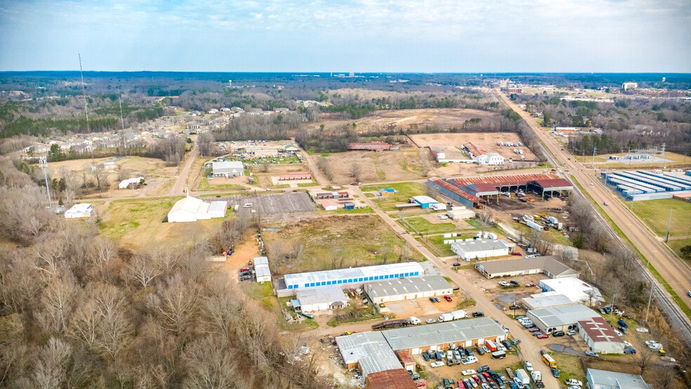 More Photos Of 5849 N Commerce Plz, Jackson Self Storage For Sale