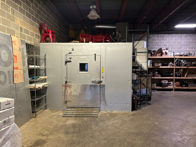 More Photos Of 286-292 East Ave, Webster Groves Warehouse For Sale