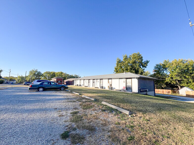 More Photos Of 408 S Mulberry St, Warrensburg Apartments For Sale