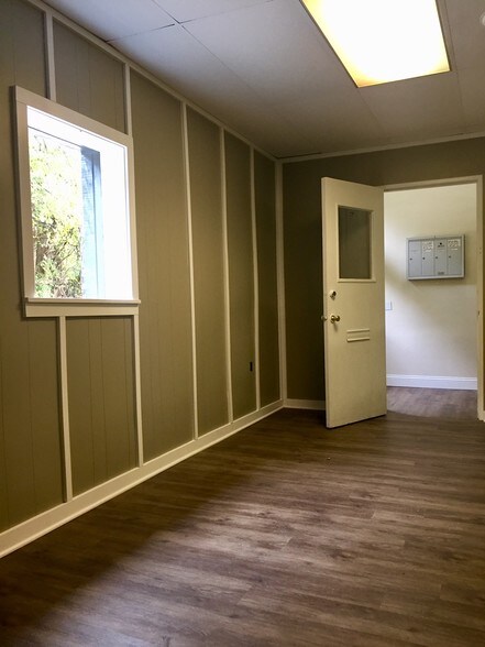 More Photos Of 414 E Lincoln Ave, Mc Donald Warehouse For Sale