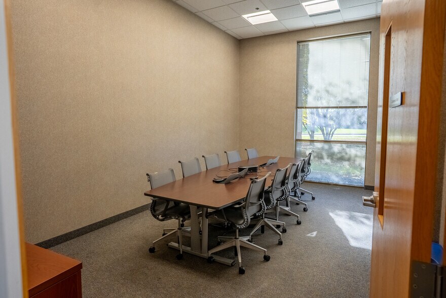 More Photos Of 6900 W 110th St, Bloomington Office For Lease