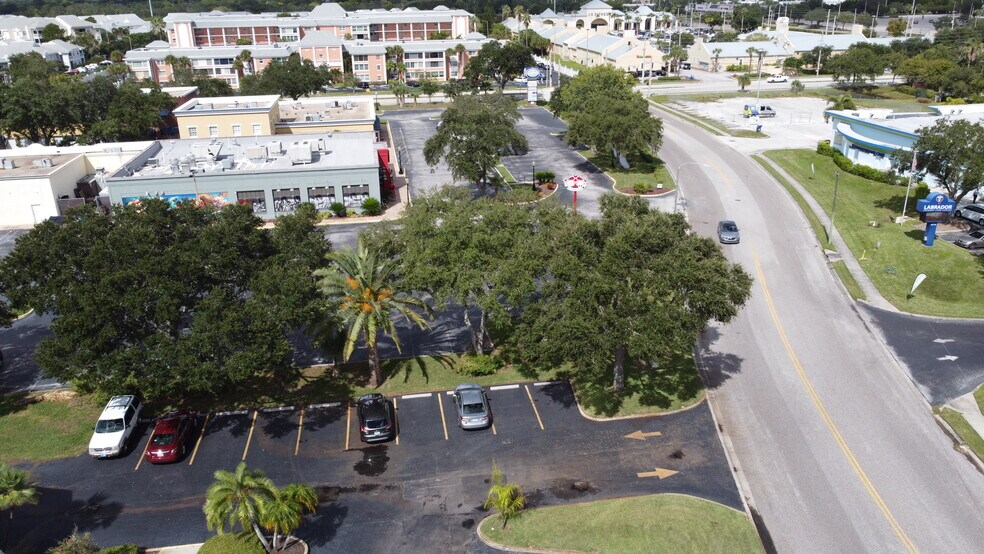 More Photos Of 6740 Crosswinds Dr, Saint Petersburg Coworking Space