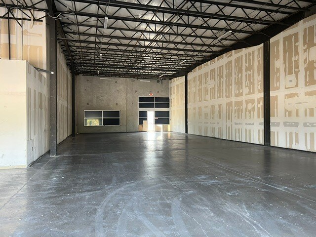 More Photos Of 1201 Jackson Rd, McAllen Light Distribution For Lease