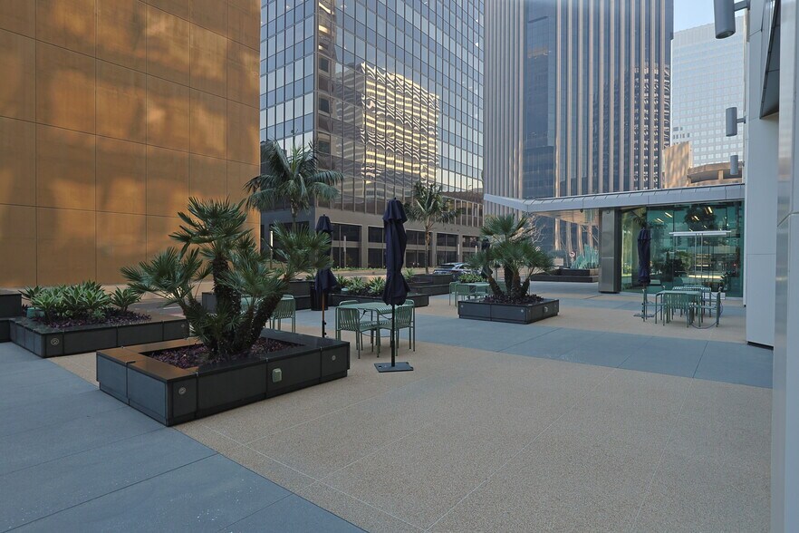 More Photos Of 1880 Century Park E, Los Angeles Office For Lease