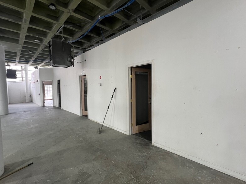 More Photos Of 111 Lafayette Ave, White Plains Warehouse For Lease
