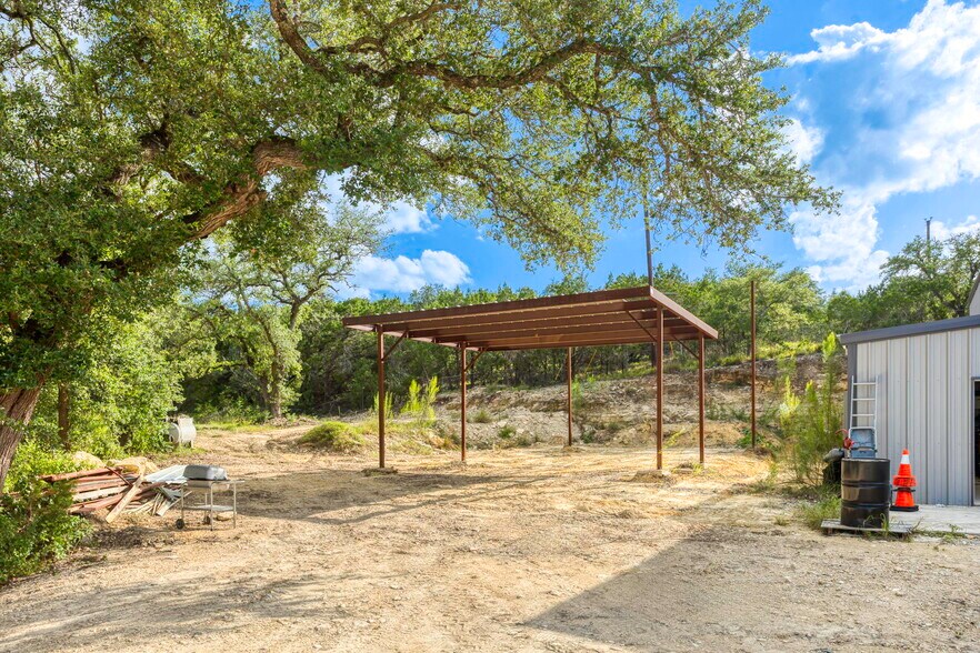 More Photos Of 16415 S Access Rd, Canyon Lake Showroom For Sale