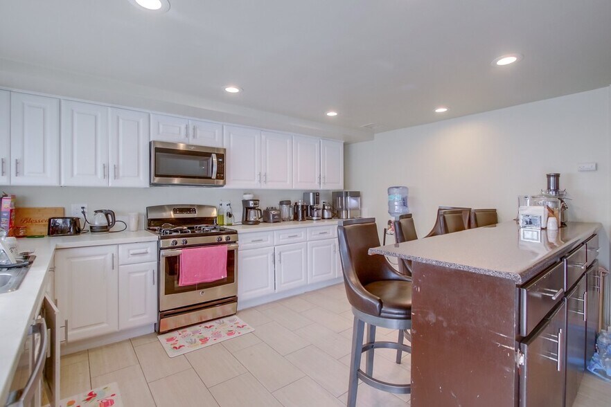 More Photos Of 215 Willie James Jones Ave, San Diego Apartments For Sale