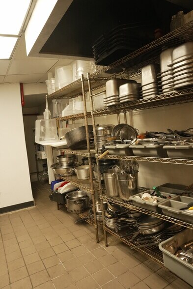 More Photos Of 2016 Main St, Houston Apartments For Sale