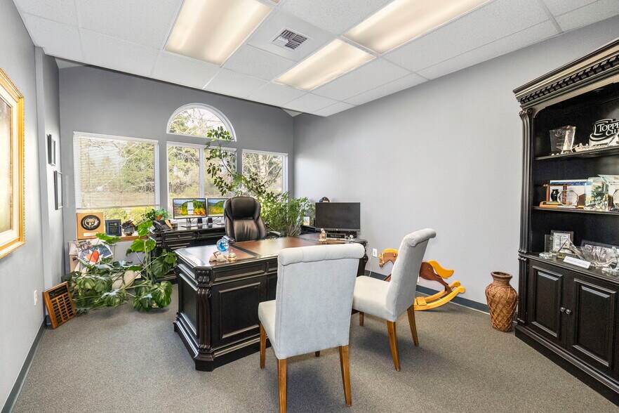 More Photos Of 104 Tremont Ave, Port Orchard Medical For Sale