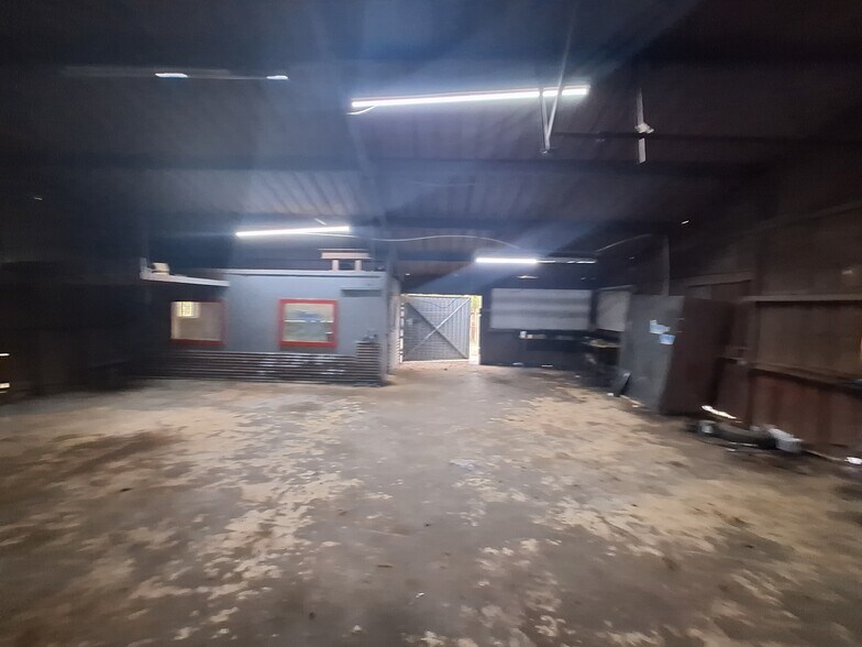 More Photos Of 2000 S Sam Houston Pky W, Houston Warehouse For Lease