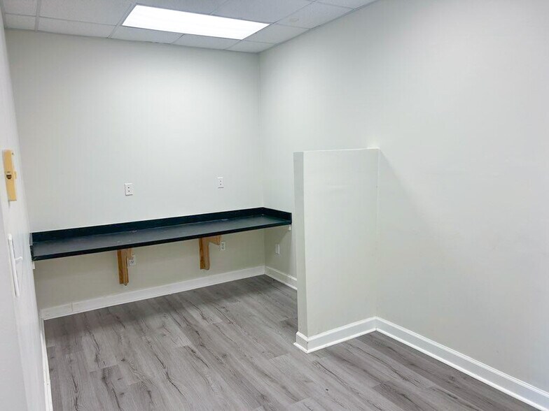 More Photos Of 1088 Industrial Pky, Saraland Unknown For Lease