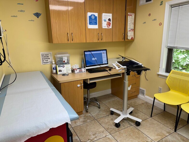 More Photos Of 5-10 Brunswick Woods Dr, East Brunswick Office For Lease