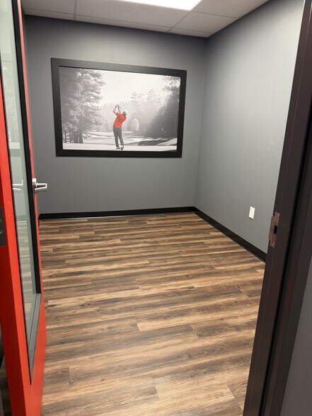 More Photos Of 18140 Burke St, Elkhorn Office For Lease