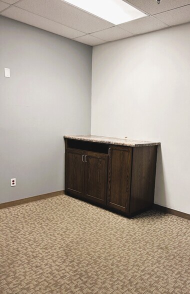 More Photos Of 5734 Sheridan Lake Rd, Rapid City General Retail For Lease