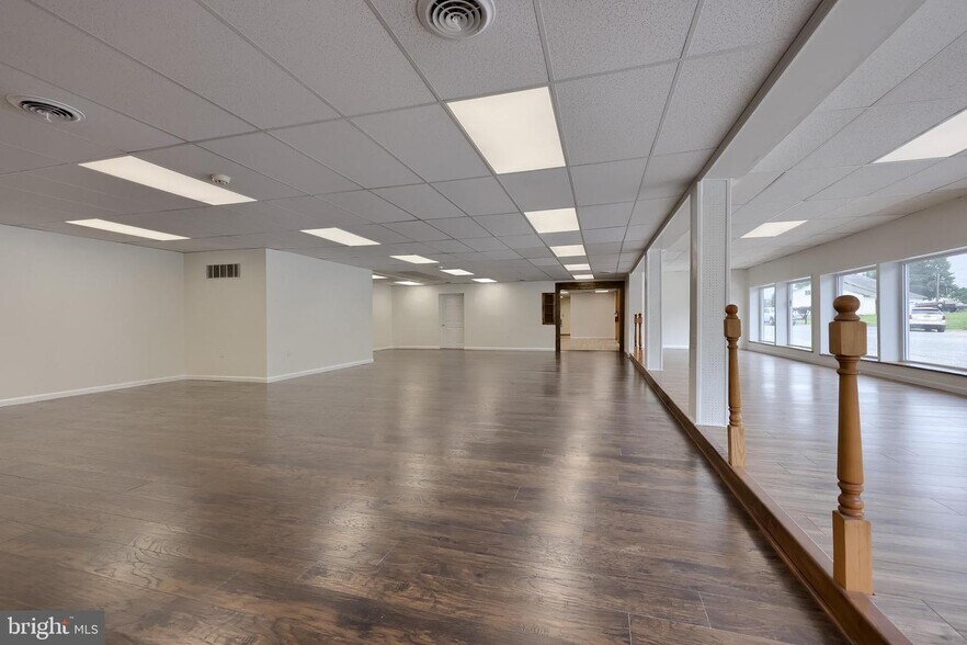 More Photos Of 417 Newport Ave, Christiana Storefront Retail Office For Sale