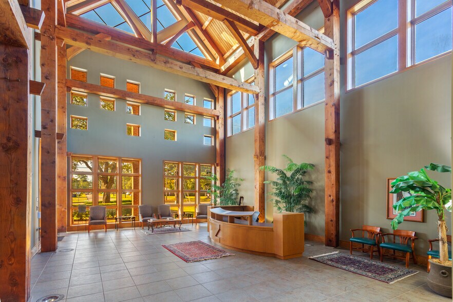 More Photos Of 3101 Lake St, Lake Charles Medical For Lease