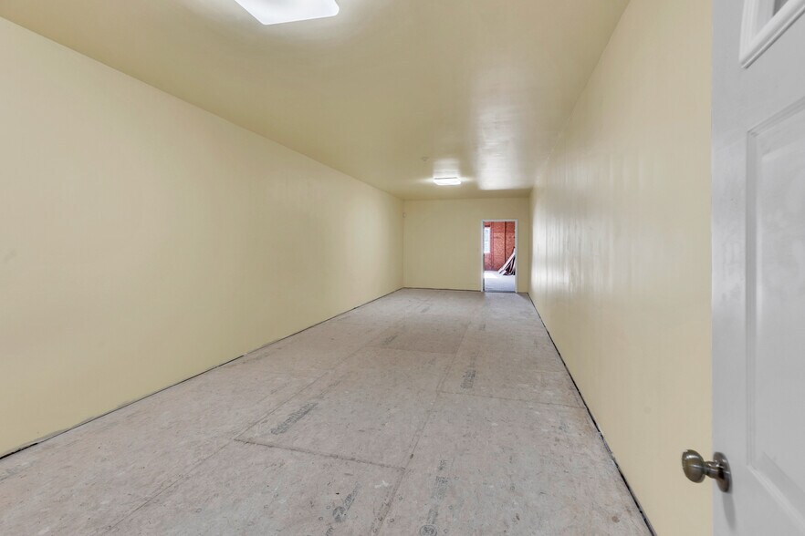 More Photos Of 96A Mainline Dr, Westfield Warehouse For Lease