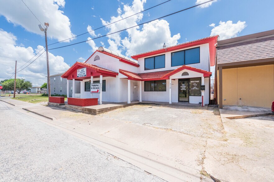 More Photos Of 312 E 2nd St, Alice Healthcare For Sale