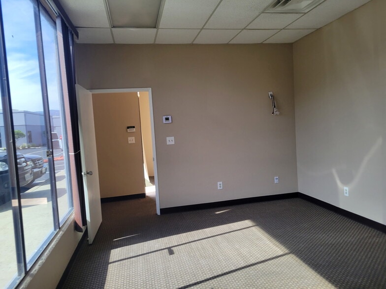 More Photos Of 29885 2nd St, Lake Elsinore Unknown For Lease