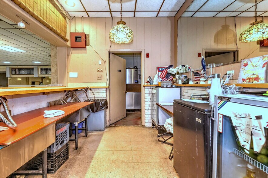 More Photos Of 560 Woodward Ave, New Haven Flex For Sale