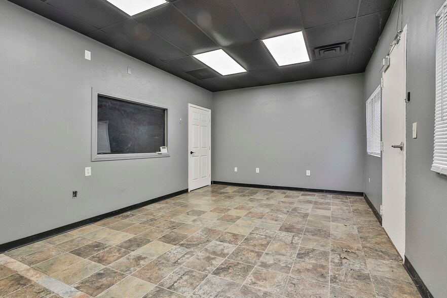 More Photos Of , Peachtree City Unknown For Sale