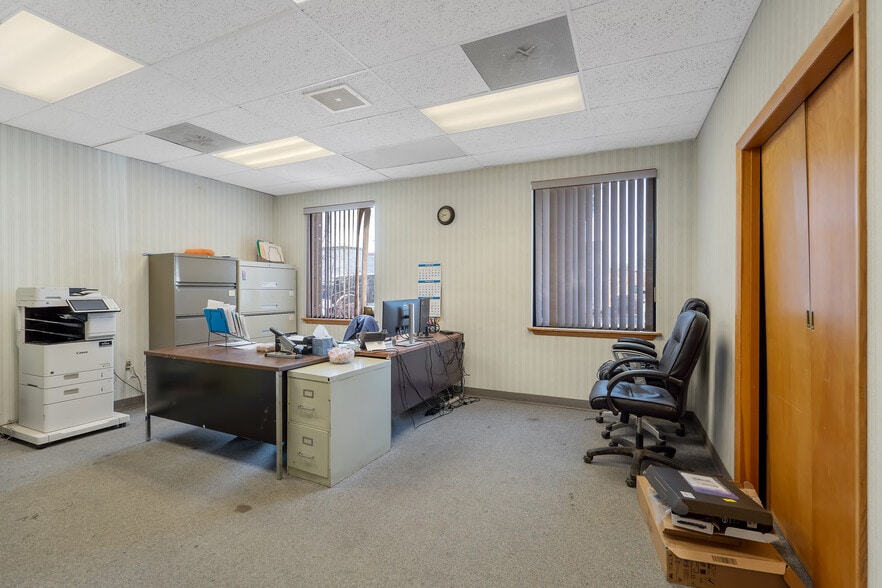 More Photos Of 532 State Fair Blvd, Syracuse Light Distribution For Sale