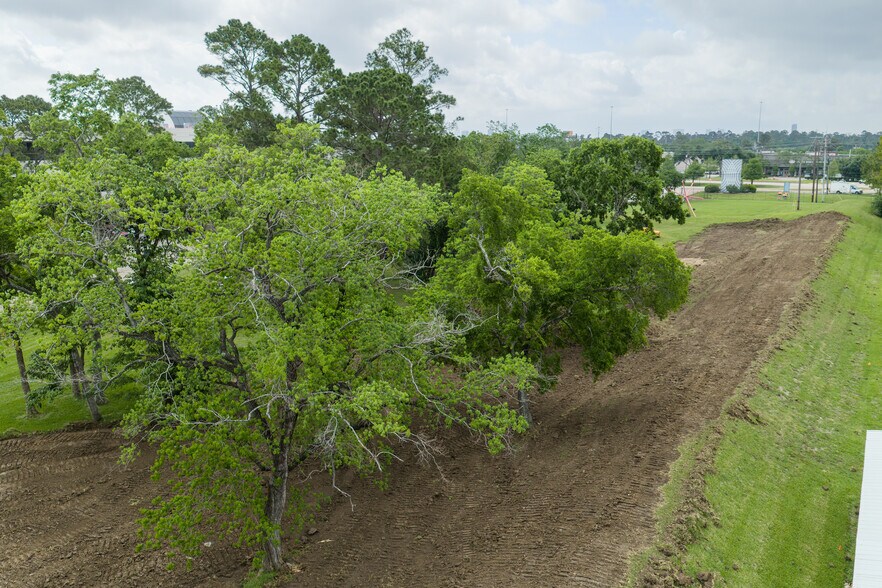 More Photos Of 7022 Old Katy Rd, Houston Showroom For Sale