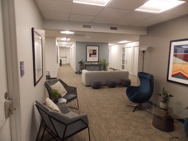 More Photos Of 1201 Wakarusa Dr, Lawrence Office For Lease