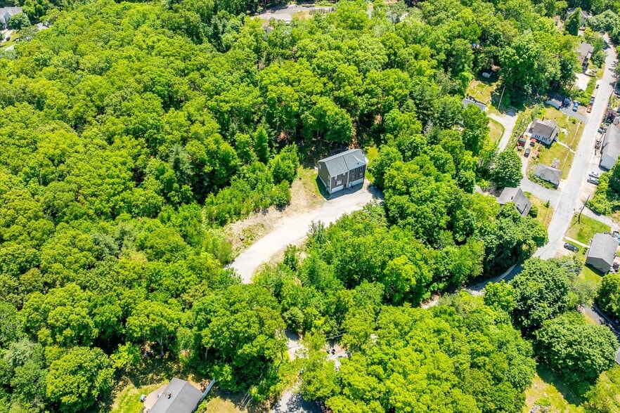 More Photos Of 115 Groveland Ave, Putnam Apartments For Sale