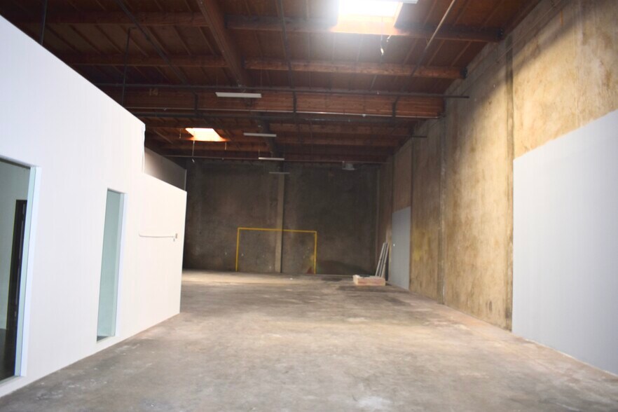 More Photos Of 1617 W Rosecrans Ave, Gardena Warehouse For Lease