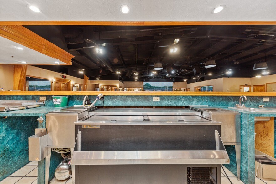 More Photos Of 470 Tucker Dr, Maysville Storefront Retail Office For Sale