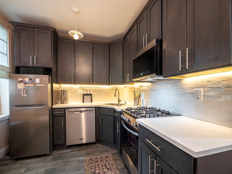 More Photos Of 103 Grattan St, Brooklyn Apartments For Sale