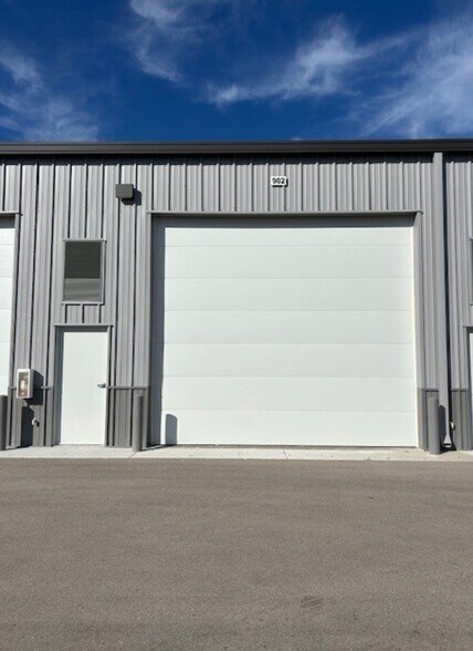 More Photos Of 2007 S Saturn Way, Boise Warehouse For Lease