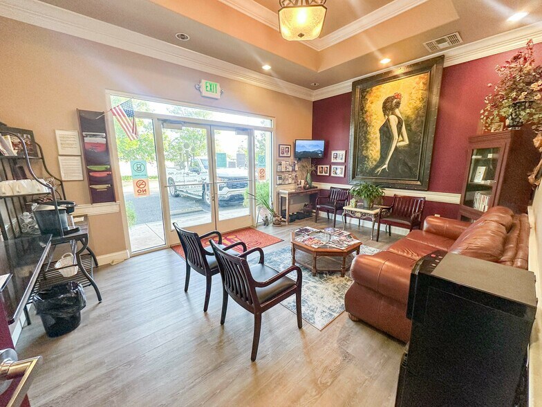 More Photos Of 2110 Railroad Ave, Redding Medical For Sale