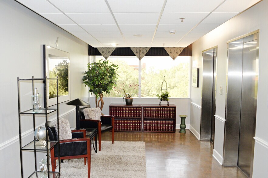 More Photos Of 280 W Canton Ave, Winter Park Office For Lease