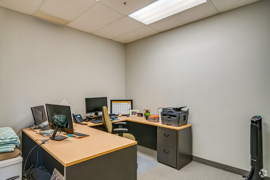 More Photos Of 2550 N Thunderbird Cir, Mesa Office For Sale