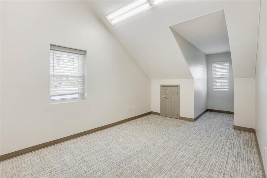 More Photos Of 1310 Thomasville Rd, Tallahassee Office For Lease