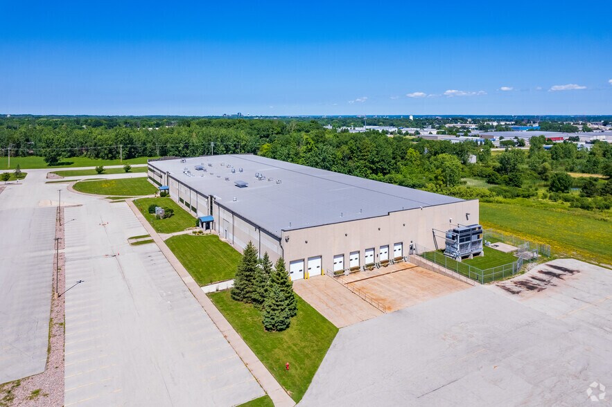 More Photos Of 1555 Glory Rd, Green Bay Manufacturing For Lease