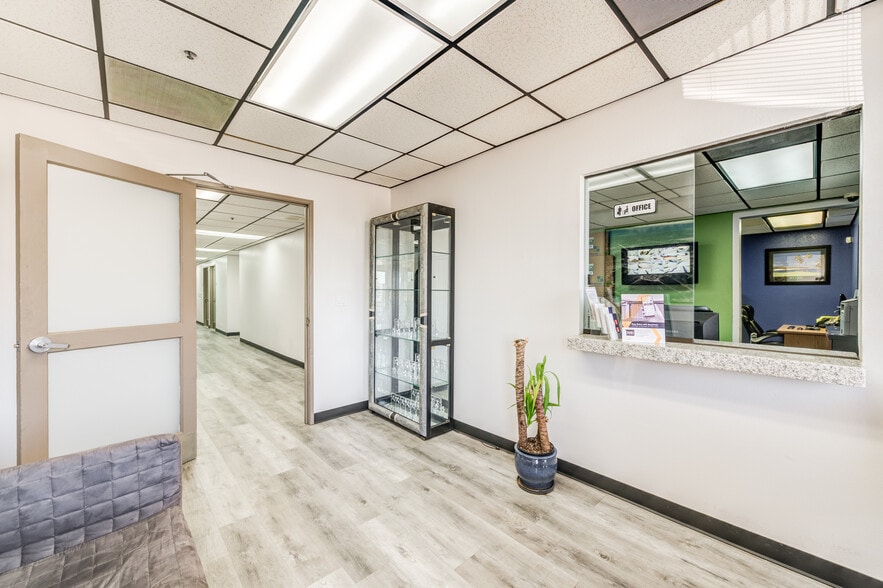 More Photos Of 12087 Lopez Canyon Rd, Sylmar Distribution For Lease