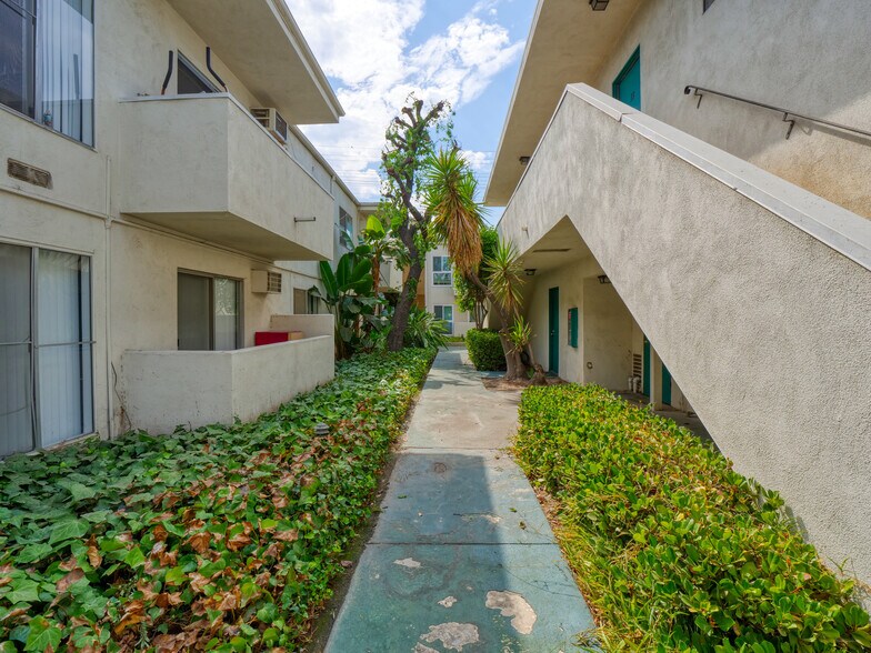 More Photos Of 10749 New Haven St, Sun Valley Apartments For Sale