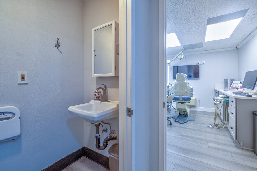 More Photos Of 16336 Whittier Blvd, Whittier Medical For Sale