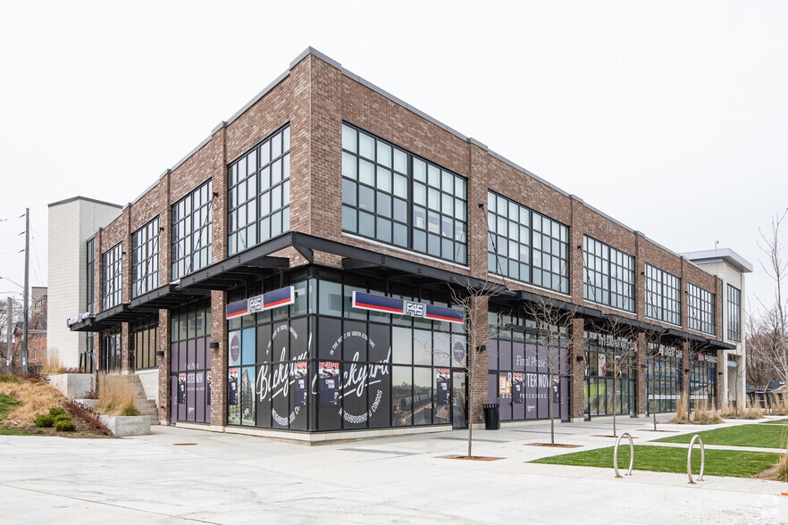 Primary Photo Of 10 Neighbourhood Ln, Toronto Storefront Retail Office For Sale